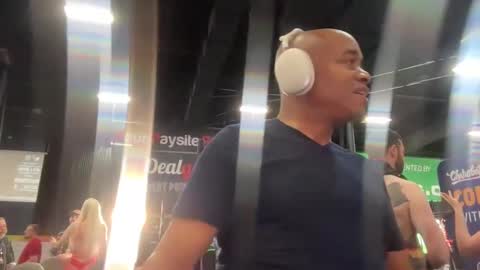 austin xzandros online show from 10/25/25, 06:13