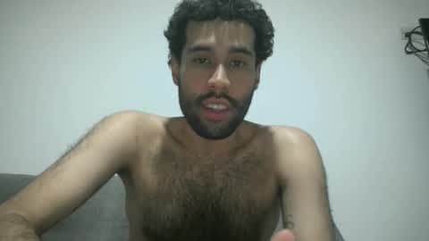 Snapshot of throwawayyourgun chatting on 02/04/25, 01:38 Luka online show from 02/04/25, 01:38