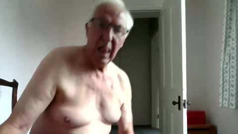 Snapshot of thruster99 chatting on 06/20/26, 03:15 thruster99 online show from 06/20/26, 03:15