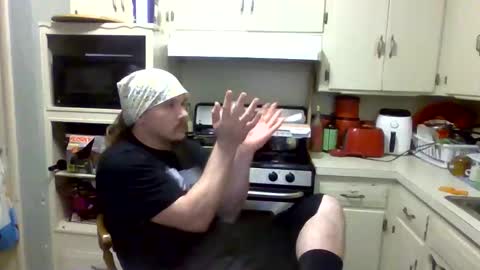 thunder8u42 online show from 10/29/25, 07:32