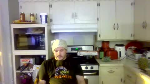 thunder8u42 online show from 10/31/25, 08:26