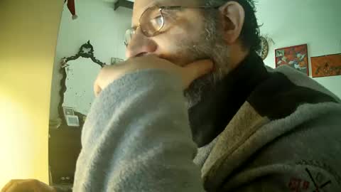 Snapshot of thunderflash73 chatting on 02/17/25, 10:51 Little Wolf online show from 02/17/25, 10:51