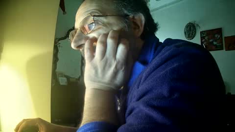 Snapshot of thunderflash73 chatting on 02/19/25, 01:28 Little Wolf online show from 02/19/25, 01:28