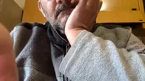 Snapshot of thunderflash73 chatting on 11/12/25, 07:09 Little Wolf online show from 11/12/25, 07:09