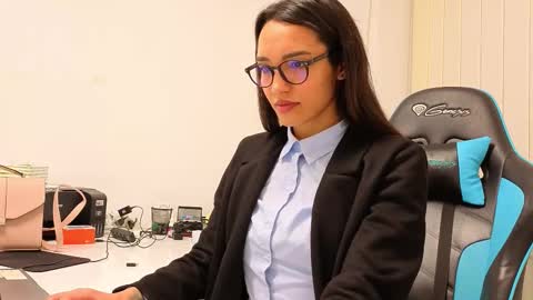 tia_j online show from 03/04/26, 04:57