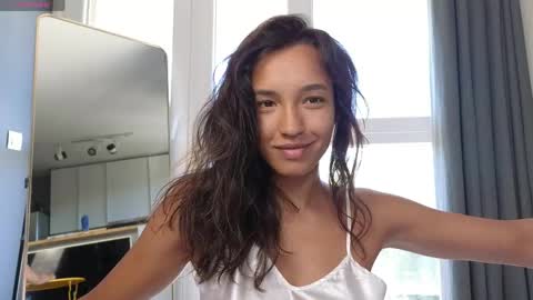 Snapshot of tia_j chatting on 05/26/26, 07:15 tia_j online show from 05/26/26, 07:15