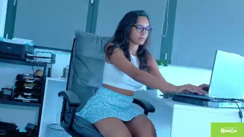Snapshot of tia_j chatting on 06/26/26, 03:27 tia_j online show from 06/26/26, 03:27