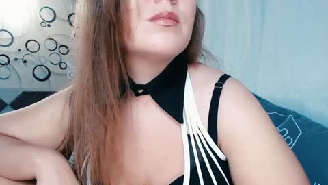 Snapshot of tia_meow chatting on 01/29/25, 11:04 tiameow online show from 01/29/25, 11:04