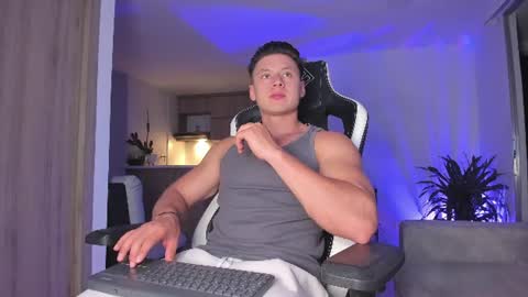 Snapshot of tiago_goez chatting on 07/17/26, 11:53 santiago online show from 07/17/26, 11:53
