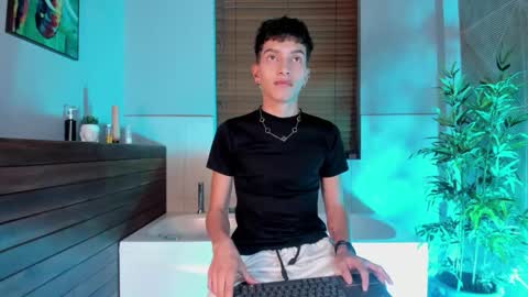 Tiam Muller online show from 10/25/25, 04:09