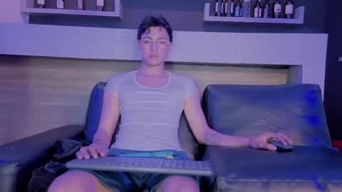 Snapshot of tian_sex chatting on 05/18/26, 04:07 online show from 05/18/26, 04:07