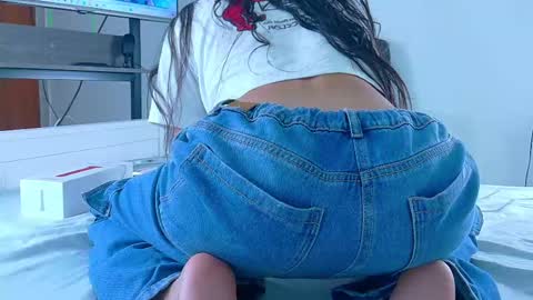Snapshot of tiana_cinnamon chatting on 09/15/25, 07:47 TIANA online show from 09/15/25, 07:47
