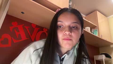Tiana Le online show from 05/17/26, 08:05