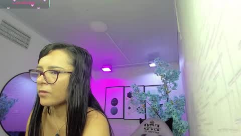 Tiara  online show from 01/11/26, 03:33