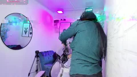 Tiara  online show from 04/09/26, 03:17