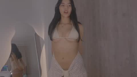 Tiaraaa 02 online show from 03/11/25, 02:54