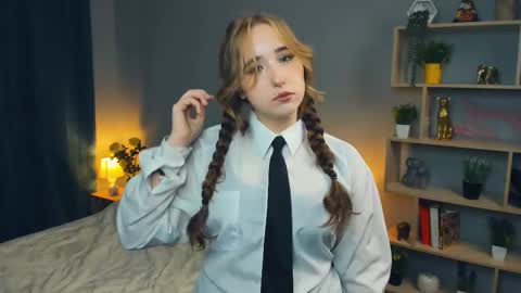 Ariana online show from 10/27/25, 07:34