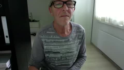 tiburzio online show from 09/11/25, 12:16