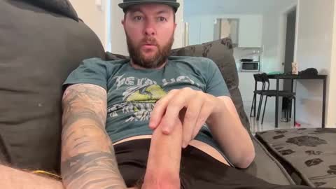 Snapshot of ticalsparks chatting on 10/21/25, 12:33 ticalsparks online show from 10/21/25, 12:33