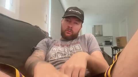 Snapshot of ticalsparks chatting on 11/17/25, 03:34 ticalsparks online show from 11/17/25, 03:34