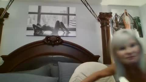 Snapshot of ticklemepink696969 chatting on 12/26/24, 01:51 ticklemepink696969 online show from 12/26/24, 01:51