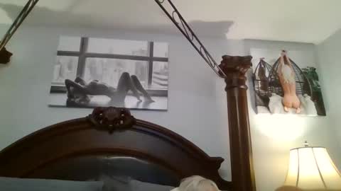 Snapshot of ticklemepink696969 chatting on 12/27/24, 09:00 ticklemepink696969 online show from 12/27/24, 09:00