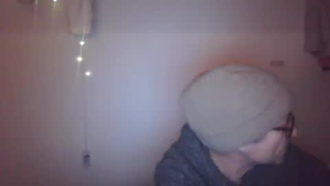 tiddles12345 online show from 12/17/25, 12:16