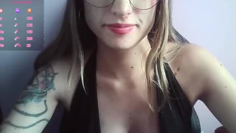 Snapshot of tifanny_a chatting on 09/09/25, 09:25 Tifanny online show from 09/09/25, 09:25