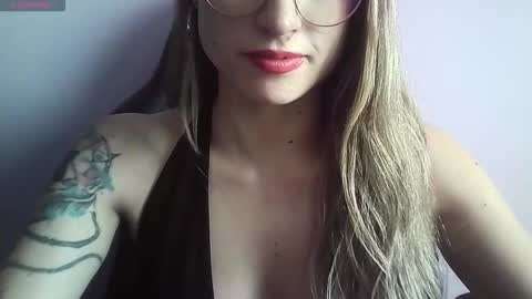 Snapshot of tifanny_a chatting on 09/10/25, 09:15 Tifanny online show from 09/10/25, 09:15