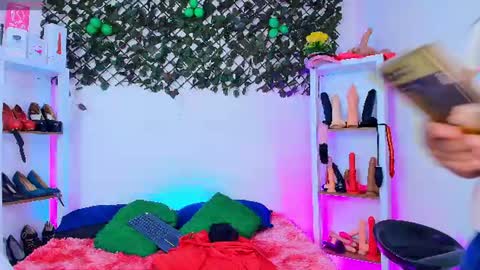 Snapshot of tifanny_nails chatting on 06/13/26, 01:20 Tifanny Nails online show from 06/13/26, 01:20