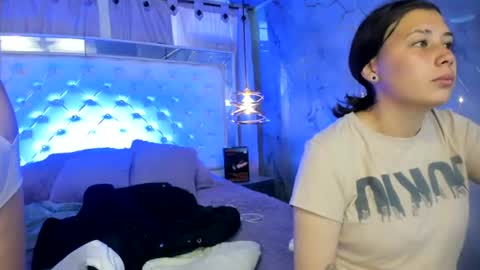 Snapshot of tifanny_val chatting on 07/23/26, 12:36 Tifanny y Vale online show from 07/23/26, 12:36