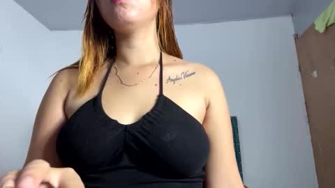 Snapshot of tifany_ramirez4w chatting on 04/16/26, 07:03 Estefana Ramrez online show from 04/16/26, 07:03