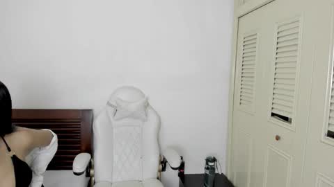 tifanymonroehot online show from 12/21/25, 11:17