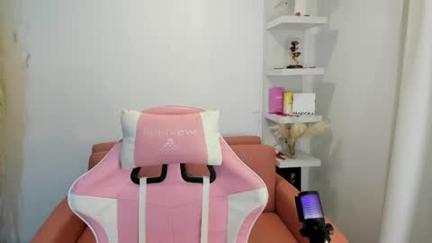 Snapshot of tifanyrose1 chatting on 04/28/26, 03:00 Tiffany online show from 04/28/26, 03:00
