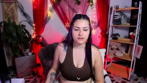Snapshot of tifanywhite1_ chatting on 06/16/26, 04:04 online show from 06/16/26, 04:04