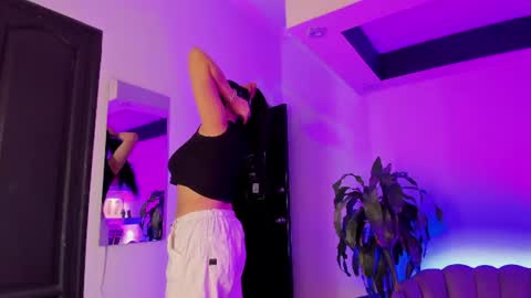 Snapshot of tifanywhite1_ chatting on 07/16/26, 03:56 online show from 07/16/26, 03:56