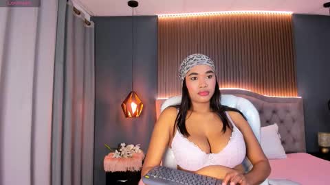 tiffany__charm_ online show from 01/11/26, 03:22