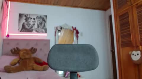 Tifanny online show from 10/06/25, 02:25