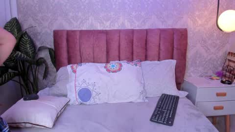 Tiffany Becker online show from 01/30/25, 02:06