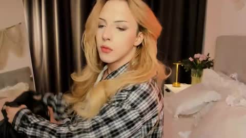 Tiffany online show from 04/08/26, 05:40