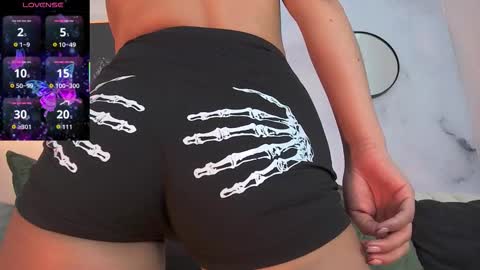 tiffany_low online show from 10/27/25, 03:27