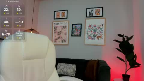 Snapshot of tiffany_low chatting on 06/11/26, 03:54 tiffany_low online show from 06/11/26, 03:54