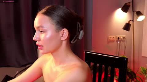 Tiffany online show from 12/14/25, 11:48