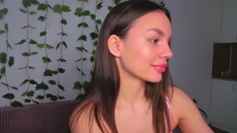 Tiffany online show from 04/03/26, 12:47