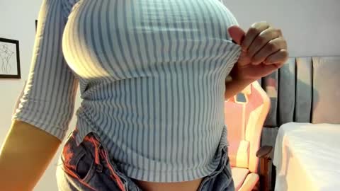 Snapshot of tiffany_teressa chatting on 01/13/25, 08:37 tiffany theressa online show from 01/13/25, 08:37