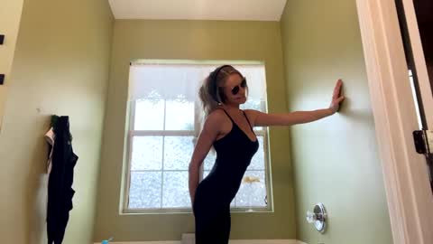 Tiffany Dove online show from 01/30/25, 05:17