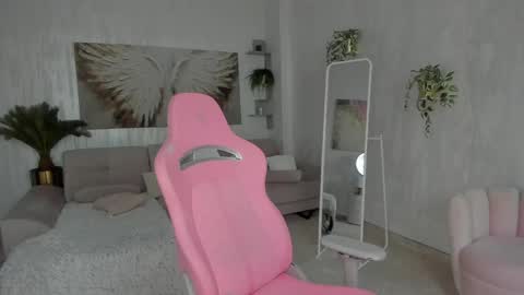 Tiffany Houston online show from 04/29/26, 06:06