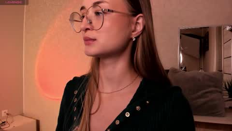 Tiffany online show from 09/25/25, 01:37