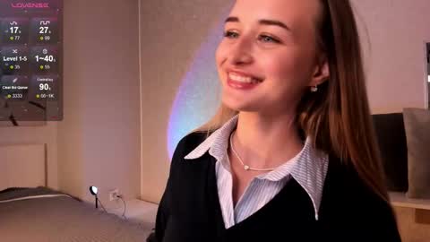 Tiffany online show from 10/14/25, 01:23