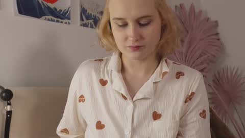 tiffanyjons online show from 03/12/25, 05:07